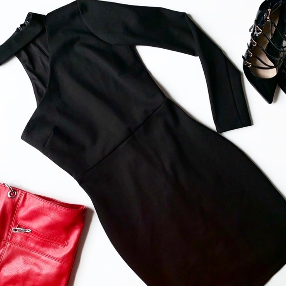 Lulus Dresses & Skirts - LULUS One Shoulder Black Dress 🖤